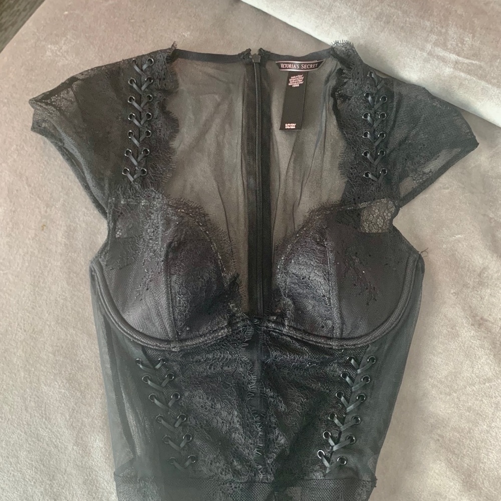 VS Lace Bodysuit, never worn S